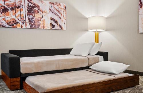 Menomonee Falls Hotel | SpringHill Suites by Marriott Menomonee Falls