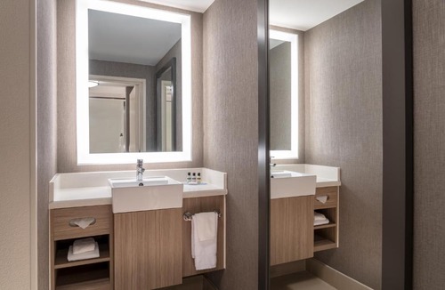 Willock Hotel | SpringHill Suites West Mifflin