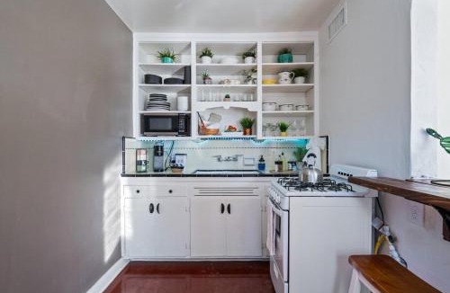 Blenman-Elm House | Springtime Oasis Sun Kised 1BR Near UofA