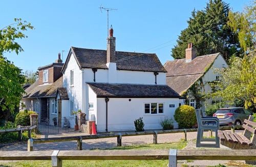 West Wittering Cottage | Springwell , West Wittering - a cottage that sleeps 4 guests in 2 bedrooms