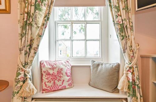 Steyning House | Springwells House