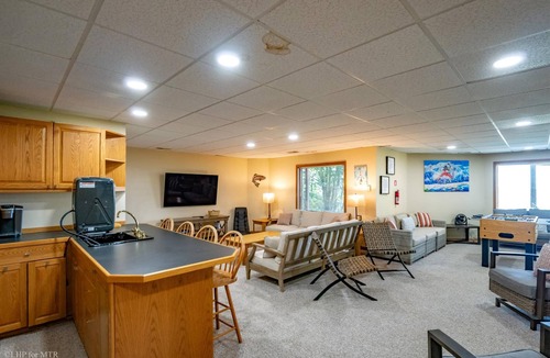 Old Timberline House | Spruce Lodge - 1465 Mountainside Rd Spruce Lodge - Easy Access to Dolly Sods, Lake Access, Pet Friendly, Hot Tub