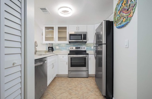 Crescent Beach Condo | Spyglass 32 by Distinctive Beach Rentals