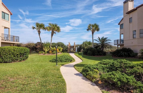 Crescent Beach Condo | Spyglass 32 by Distinctive Beach Rentals