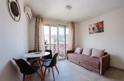 Budva Apartment | Square Inn