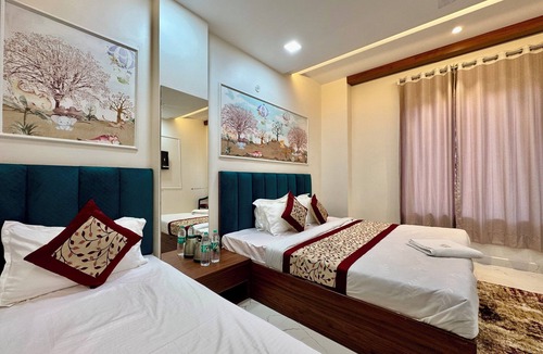 Vrindavan Hotel | SR PALACE