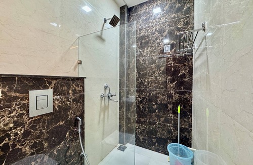 Vrindavan Hotel | SR PALACE