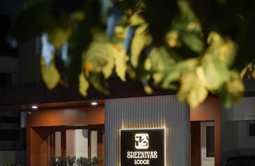 Kozhikode Hotel | Sreenivas Lodge by Copperfolia