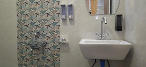 Deoghar Apartment | Sri Krishna Kunj - Entire 2BHK with Balcony