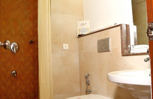 Hampankatta Hotel | Srinivas Saffron Hotel