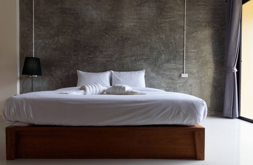 Nuea Khlong Hotel | Srisuksant Urban