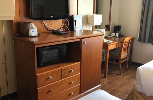 St. Albert Hotel | St. Albert Inn & Suites