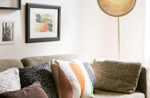 Santo Amaro Apartment | St Amaro- Chic Terrace Studio Lisbon Congress