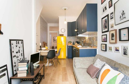 Santo Amaro Apartment | St Amaro- Chic Terrace Studio Lisbon Congress