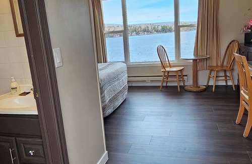 Saint Anns Hotel | St. Ann's Motel