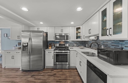 Crescent Beach Cottage | St. Augustine 3-bed, Walk to Beach, Pool, Hot Tub, Tiki & Golf Green