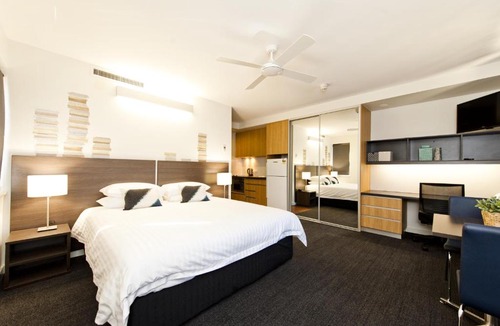 Crawley Apartment | St Catherine's on Park