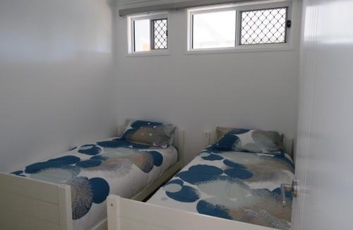 Wynnum Apartment | St Caths Anchorage