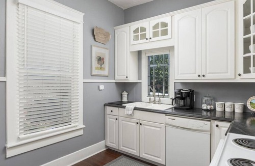 St. Elmo Improvement League House | St. Elmo Bliss Bungalow - 2BR