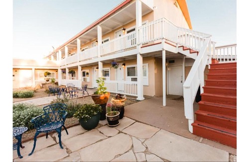 Cimarron Hotel | St James A8