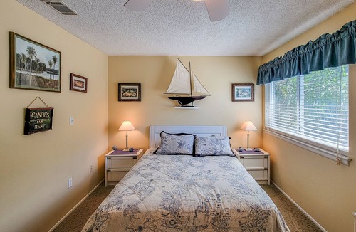 Crescent City Condo | St Johns River Townhome, 2BR/1.5BA, Pool/River Vw