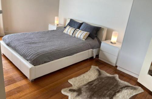 St Kilda Apartment | St Kilda absolute beachfront views