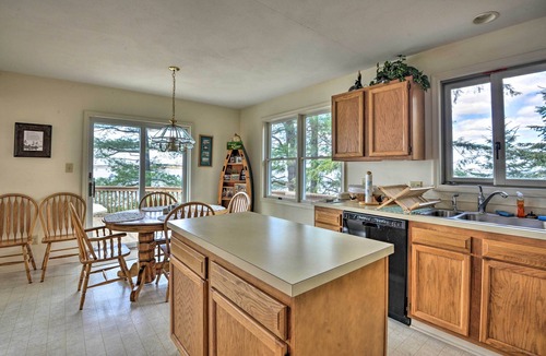 Hammond Cottage | St Lawrence Waterfront Home w/Grill and Deck!