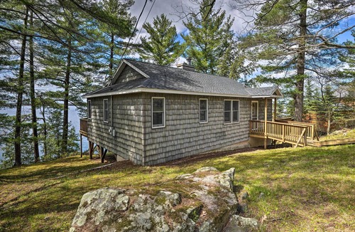 Hammond Cottage | St Lawrence Waterfront Home w/Grill and Deck!