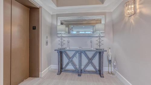 Destin House | St Maarten 1207 a Completely Remodeled Beach Front Condo at Silver Shells 12th Floor Sleeps 8