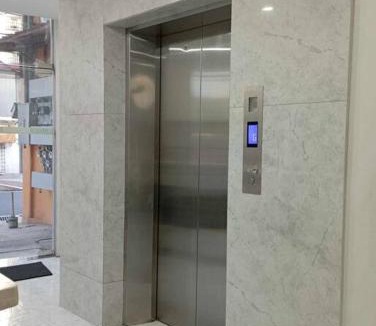 Downtown Apartment | St. Marvin Studio Makati M405