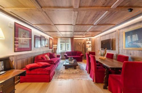 St. Moritz Apartment | St Moritz Square 2 bedr Alpin Elegance