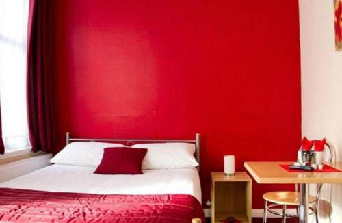 Kenton Hotel | ST NICHOLAS HOTEL