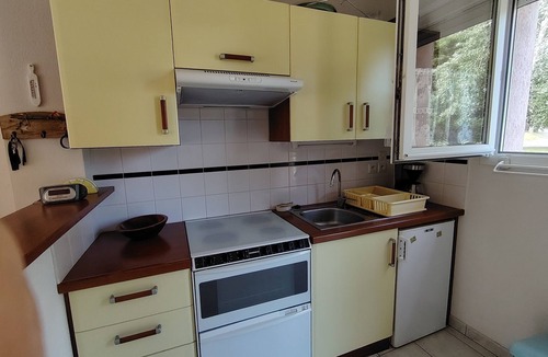 Saint-Pair-sur-Mer House | St Pair sur mer/Kairon plage Gite 500 m from the beach in a quiet wooded park
