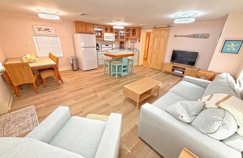 Don Cesar Cottage | St Pete Beach Don Cesar 1/1 WiFi Parking