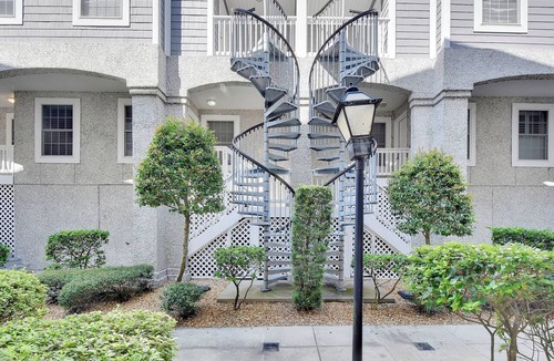 Demere Park Condo | St. Simons Island Townhouse Vacation Rental