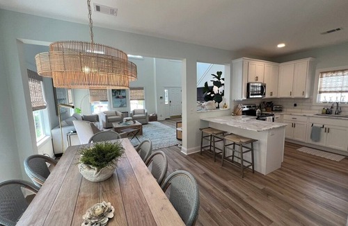 Saint Simons Island House | St. Simons Island-Designer Island Home-"Salty Vibes"