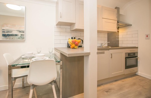 Temple Bar Apartment | St Stephen's Green Modern 1 bedroom modern apartment - sleeps 4