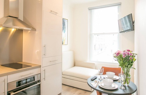 Temple Bar Apartment | St Stephen's Green Modern 1 bedroom modern apartment - sleeps 4