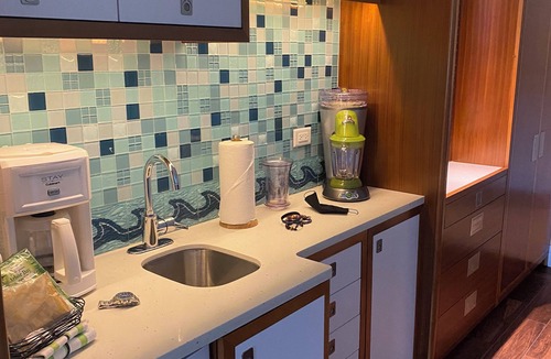 Estate Annas Retreat Apartment | St. Thomas Cozy Studio Margaritaville Resort, Wifi, Restaurant Onsite,