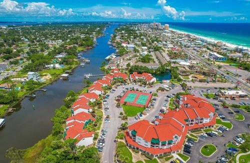 Gulf Lagoon Beach House | St Thomas Square Villa 414
