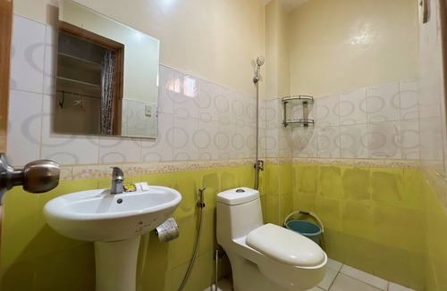 Mandurriao House | Sta Rosa Inn Iloilo powered by Cocotel