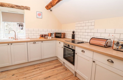 Oswestry House | Stabl, Plas Moelfre Hall Barns
