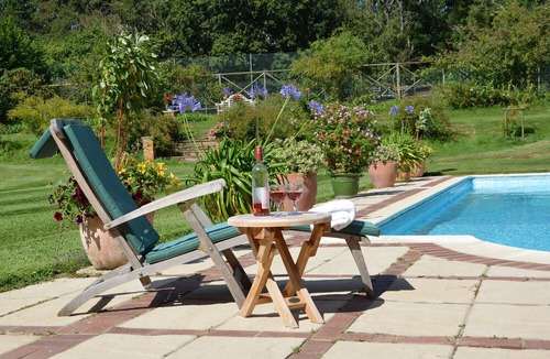 Saxmundham Cottage | STABLE COTTAGE AT THE GROVE, GREAT GLEMHAM, with pool in Framlingham