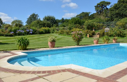 Saxmundham Cottage | STABLE COTTAGE AT THE GROVE, GREAT GLEMHAM, with pool in Framlingham