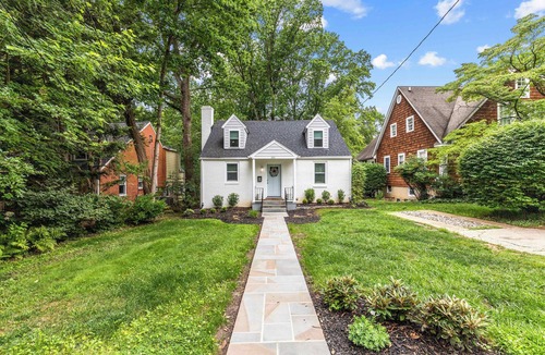 Wardour House | Stadium-Side Annapolis | Chef Kitchen | Sleeps 10