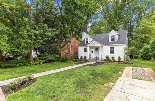 Wardour House | Stadium-Side Annapolis | Chef Kitchen | Sleeps 10