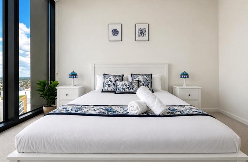 Lidcombe Apartment | Stadium View Oasis 2BR with Free Parking
