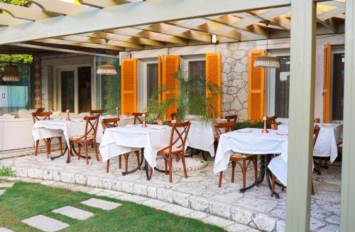 Hacımemis Hotel | Staff Alaçatı