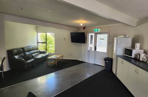 Hilltop Hotel | Stag Park Accommodation