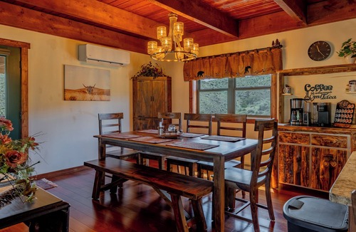 Cody House | Stagecoach Ridge- 4 BR/3 BA home ideally located between Cody and Yellowstone